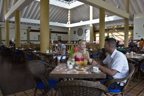 Sunsol Ecoland And Beach Resort Pedro Gonzalez Restaurant foto